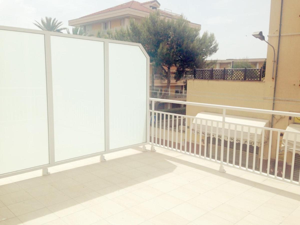 Casa Vacanza! A 50M Dal Mare! Bordighera Exterior photo